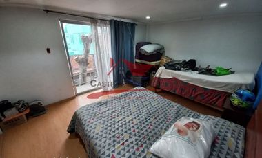 Casa Ampliada de Dos Pisos, 3 Dormitorios, 2 Baños , Villa Lo Boza, Comuna de Renca.