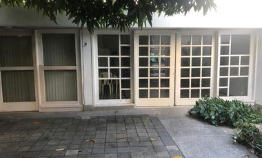 EXCELENTE UBICACION.