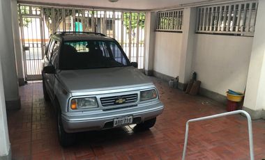 EXCELENTE UBICACION.