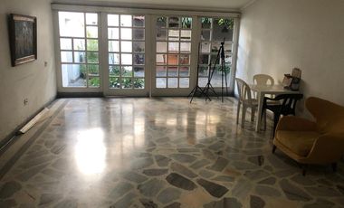 EXCELENTE UBICACION.