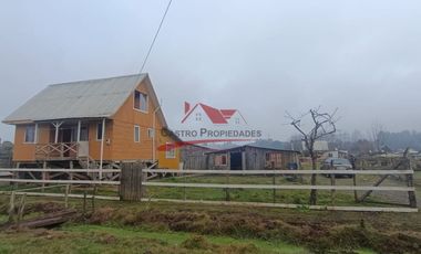 Casa de Dos Pisos con 5 Dormitorios, 1 Baño, Nehuentue, Comuna de Carahue, Novena Region.