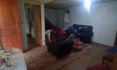 Casa de Dos Pisos con 5 Dormitorios, 1 Baño, Nehuentue, Comuna de Carahue, Novena Region.