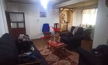 Casa de Dos Pisos con 5 Dormitorios, 1 Baño, Nehuentue, Comuna de Carahue, Novena Region.