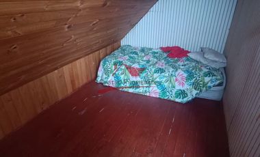 Casa de Dos Pisos con 5 Dormitorios, 1 Baño, Nehuentue, Comuna de Carahue, Novena Region.