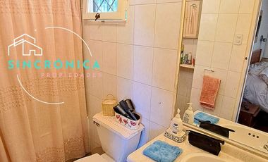 SINCRONICA PROPIEDADES VENDE HERMOSA CASA CON ESPECTACULAR JARDIN EN EL CANELO, ALGARROBO