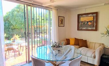 SINCRONICA PROPIEDADES VENDE HERMOSA CASA CON ESPECTACULAR JARDIN EN EL CANELO, ALGARROBO