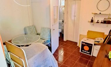 SINCRONICA PROPIEDADES VENDE HERMOSA CASA CON ESPECTACULAR JARDIN EN EL CANELO, ALGARROBO