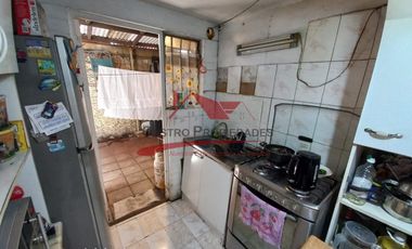 Casa Dos Pisos Solida con 2 Dormitorios, 1 Baño, Villa San Ignacio de Loyola, Comuna de Quilicura.