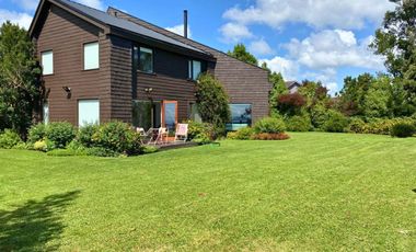 venta de casa en Puerto Varas orilla de lago