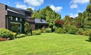 venta de casa en Puerto Varas orilla de lago