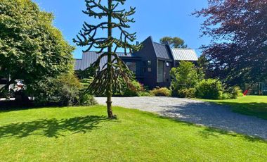 venta de casa en Puerto Varas orilla de lago