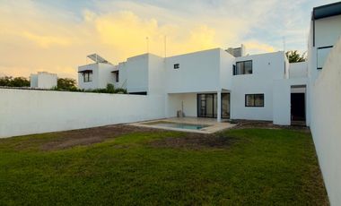 Casa en Venta  en Botánico Residencial Conkal