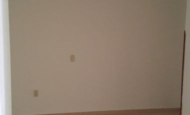 SE ARRIENDA CASA DE 4 HABITACIONES