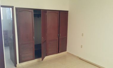 SE ARRIENDA CASA DE 4 HABITACIONES