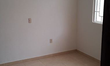 SE ARRIENDA CASA DE 4 HABITACIONES