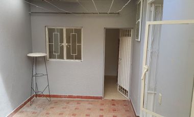 SE ARRIENDA CASA DE 4 HABITACIONES