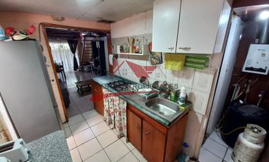Casa de Dos Pisos Ampliada con 3 Dormitorios, 1 Baño, Villa Los Rios, Comuna de Paine.