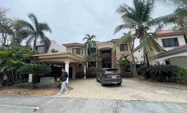 Entrelagos Alquilo Villa al Lago.