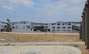 Lotes en Parque Nayarit (juntos o separados)