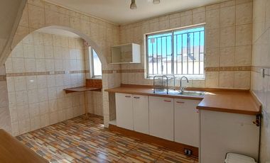 SE ARRIENDA CASA EN PASAJE CERRADO, PUERTAS DEL SOL, CURAUMA