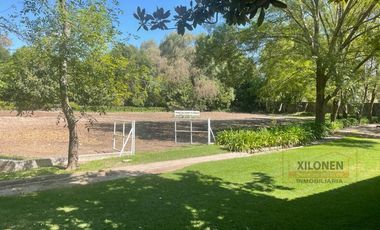 Rancho Señorial Privilegiado, con 3 Pozos y Bella Ecología. Casa estilo Mediterránea amueblada, con alberca, 10 caballerizas: Frontón y Pádel tenis.