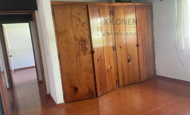 Rancho Señorial Privilegiado, con 3 Pozos y Bella Ecología. Casa estilo Mediterránea amueblada, con alberca, 10 caballerizas: Frontón y Pádel tenis.