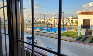 Casa en Renta con Recámara en Planta Baja Bosques del Dorado