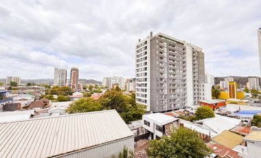 Departamento en Edificio Rozas Condell · Arriendo $450.000   semiamoblado