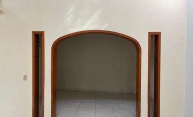 CASA EN RENTA EN EL ACANTILADO