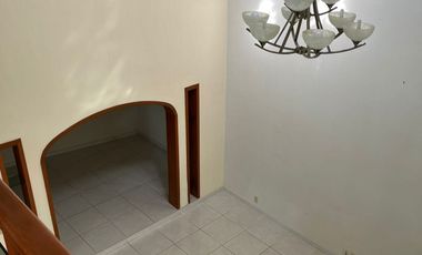 CASA EN RENTA EN EL ACANTILADO