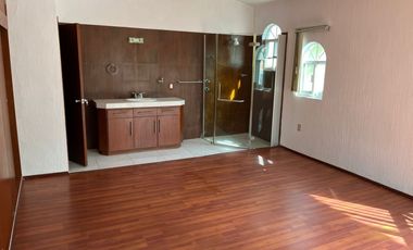 CASA EN RENTA EN EL ACANTILADO