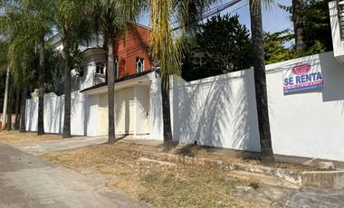 CASA EN RENTA EN EL ACANTILADO