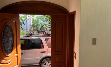 CASA EN RENTA EN EL ACANTILADO