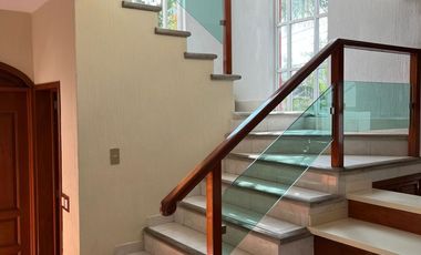 CASA EN RENTA EN EL ACANTILADO