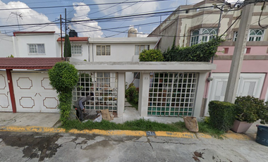 CASA EN TLALNEPANTLA, AMPLIA, CUENTA CON TODOS LOS SERVICIOS