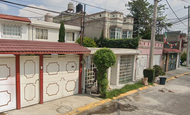 CASA EN TLALNEPANTLA, AMPLIA, CUENTA CON TODOS LOS SERVICIOS