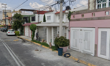 CASA EN TLALNEPANTLA, AMPLIA, CUENTA CON TODOS LOS SERVICIOS