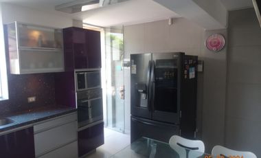 VENTA CASA EN SURCO  En Urb. Los Rosales De Surco - Elegante , Confortable Y Con Gran Estilo