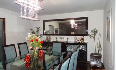 VENTA CASA EN SURCO  En Urb. Los Rosales De Surco - Elegante , Confortable Y Con Gran Estilo