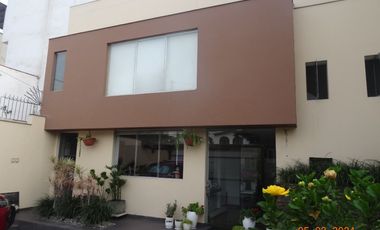 VENTA CASA EN SURCO  En Urb. Los Rosales De Surco - Elegante , Confortable Y Con Gran Estilo