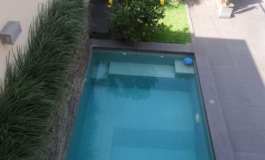 VENTA CASA EN SURCO  En Urb. Los Rosales De Surco - Elegante , Confortable Y Con Gran Estilo