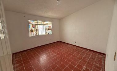 CASA EN RENTA EN CHAPALA