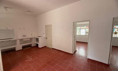 CASA EN RENTA EN CHAPALA