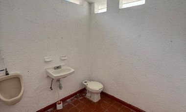 CASA EN RENTA EN CHAPALA