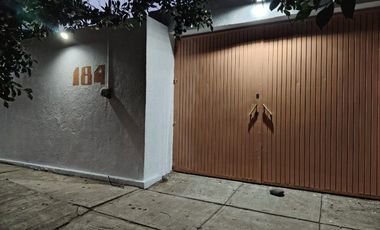 CASA EN RENTA EN CHAPALA