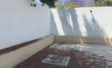 CASA EN RENTA EN CHAPALA