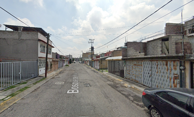 Casa en Venta en Bosques de África Cuautitlán Izcalli, México.