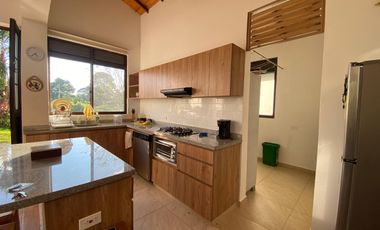 🏡 ¡Vive la tranquilidad que mereces en esta hermosa Casa Campestre! 🌳✨