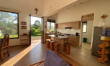 🏡 ¡Vive la tranquilidad que mereces en esta hermosa Casa Campestre! 🌳✨