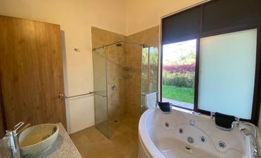 🏡 ¡Vive la tranquilidad que mereces en esta hermosa Casa Campestre! 🌳✨